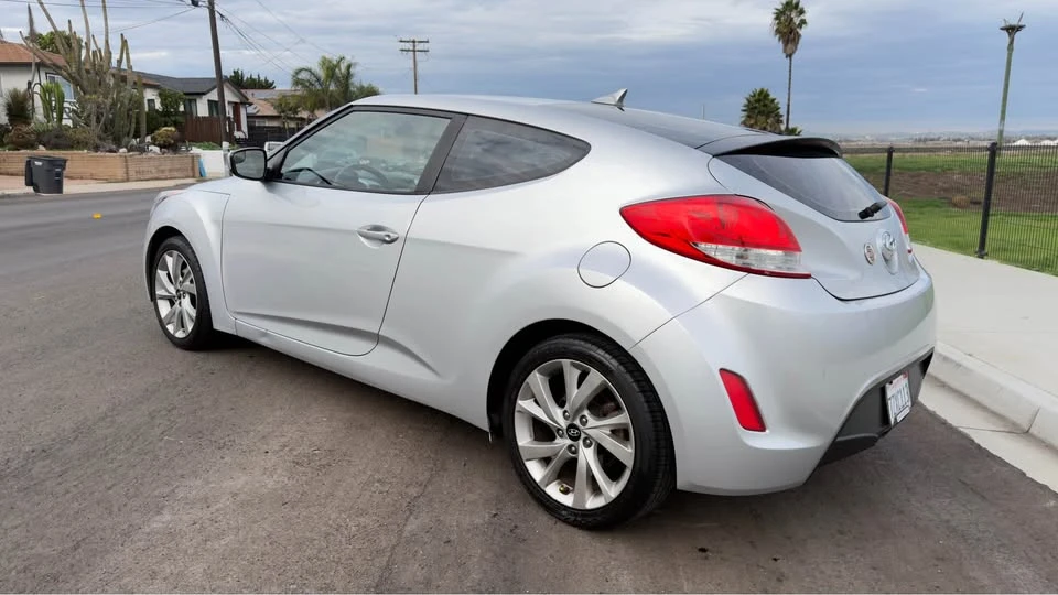 2016 Hyundai Veloster - Image 5 of 11