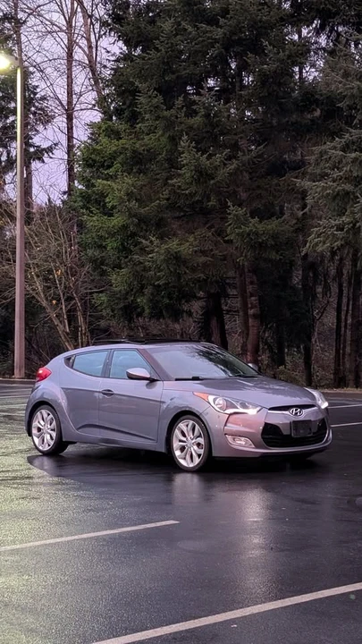 2016 Hyundai Veloster - Image 4 of 10