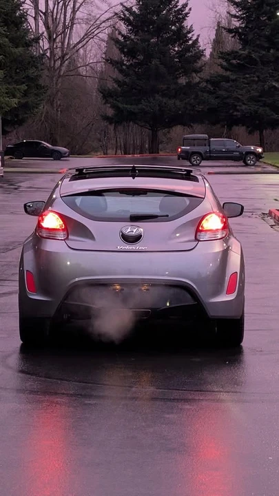 2016 Hyundai Veloster - Image 7 of 10