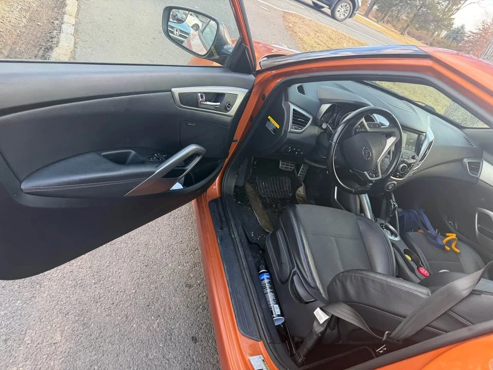 2016 Hyundai Veloster - Image 9 of 15