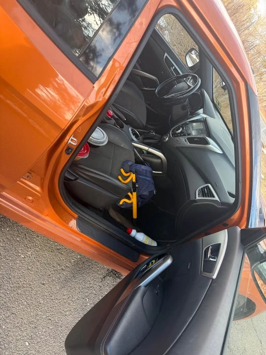 2016 Hyundai Veloster - Image 12 of 15