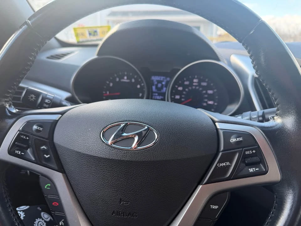 2016 Hyundai Veloster - Image 14 of 15
