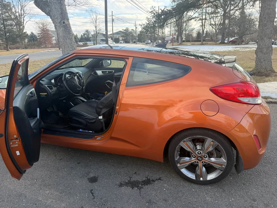 2016 Hyundai Veloster - Image 6 of 15