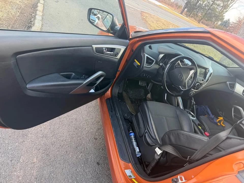 2016 Hyundai Veloster - Image 7 of 15