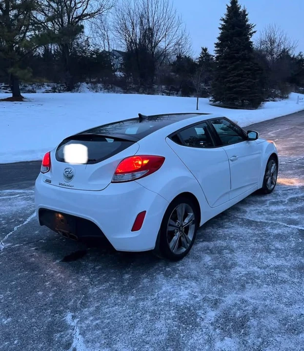 2016 Hyundai Veloster - Image 6 of 11