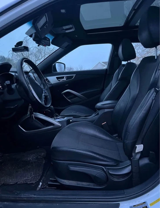 2016 Hyundai Veloster - Image 7 of 11