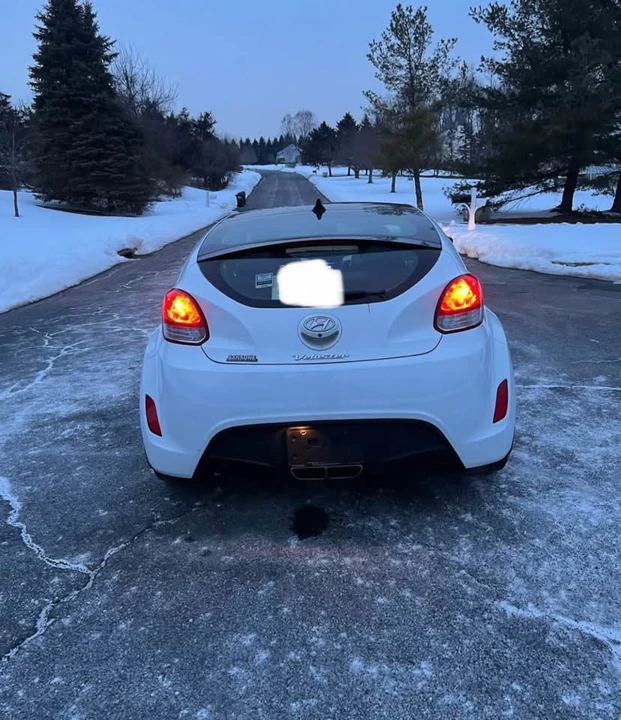 2016 Hyundai Veloster - Image 5 of 11