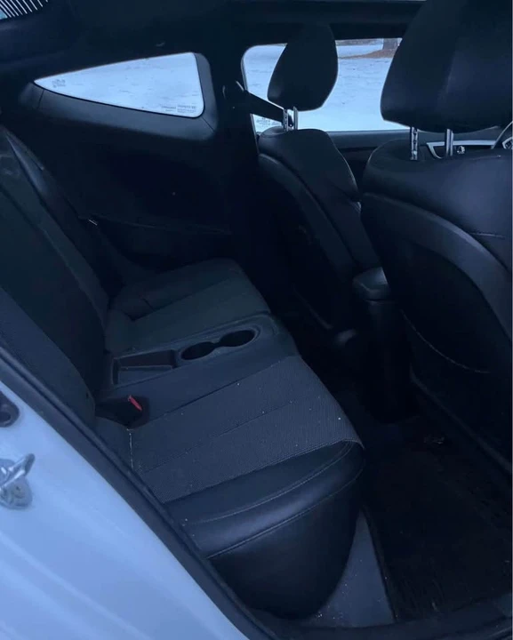2016 Hyundai Veloster - Image 9 of 11