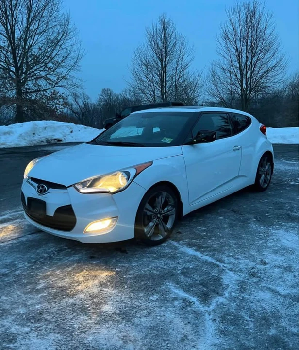 2016 Hyundai Veloster - Image 3 of 11