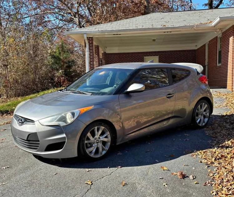 2016 Hyundai Veloster - Image 5 of 10