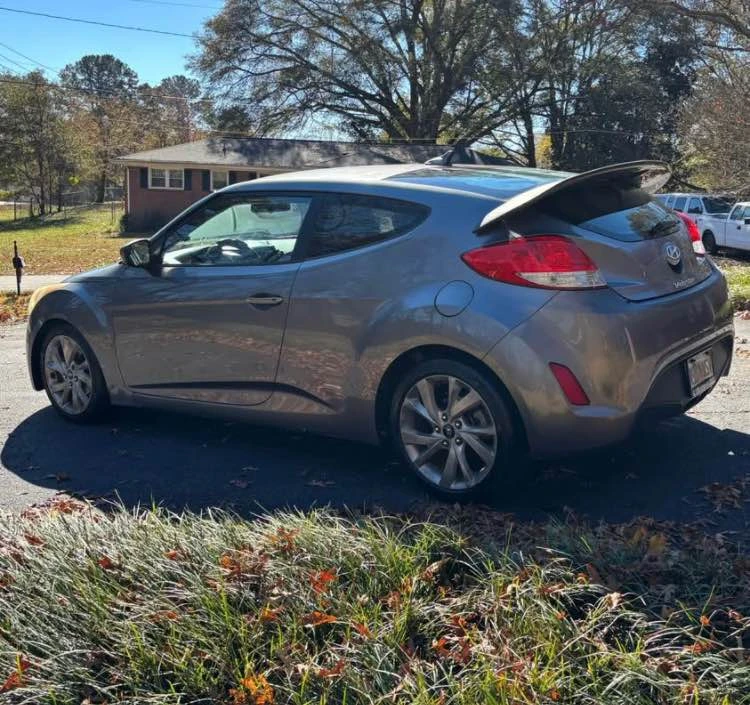 2016 Hyundai Veloster - Image 7 of 10