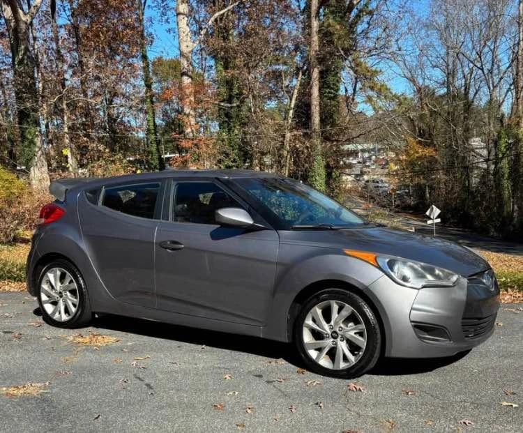 2016 Hyundai Veloster - Image 6 of 10
