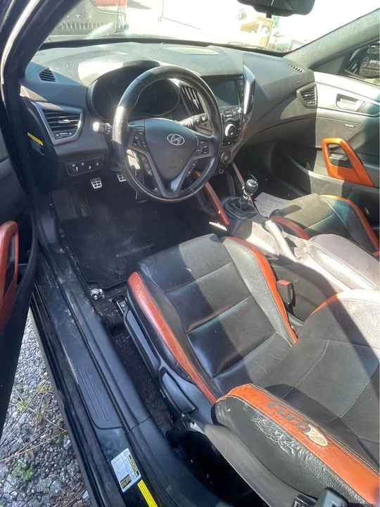 2016 Hyundai Veloster - Image 13 of 17