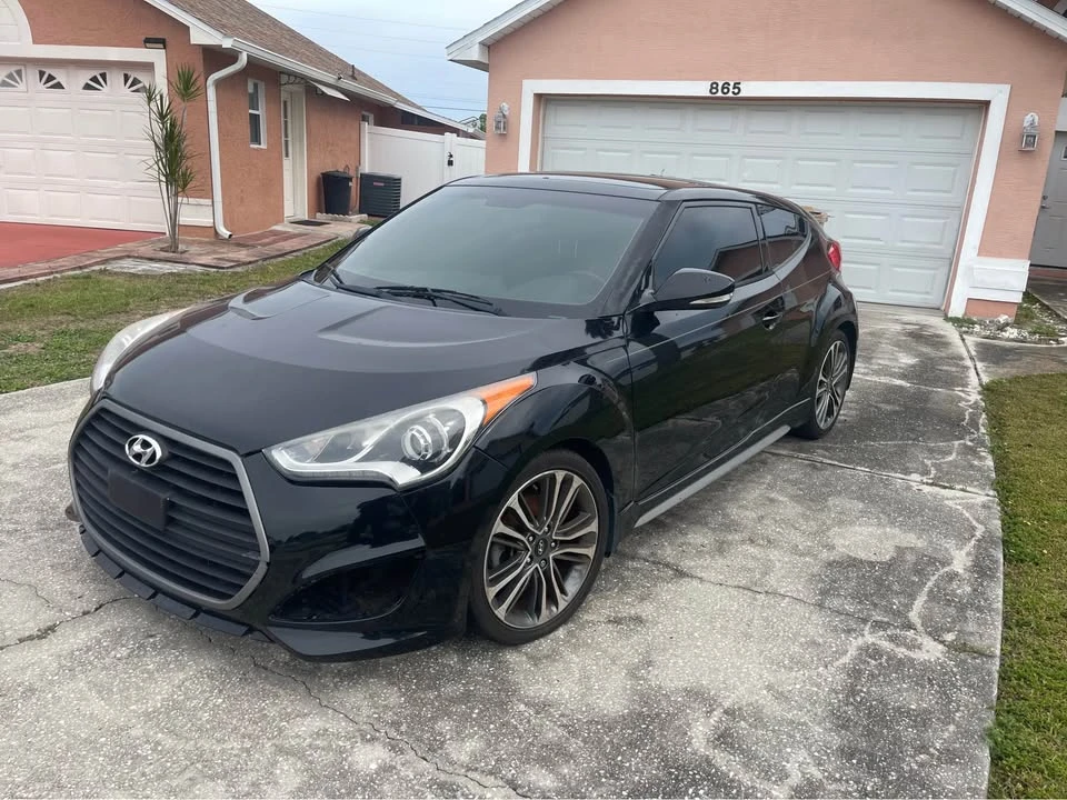 2016 Hyundai Veloster - Image 2 of 17