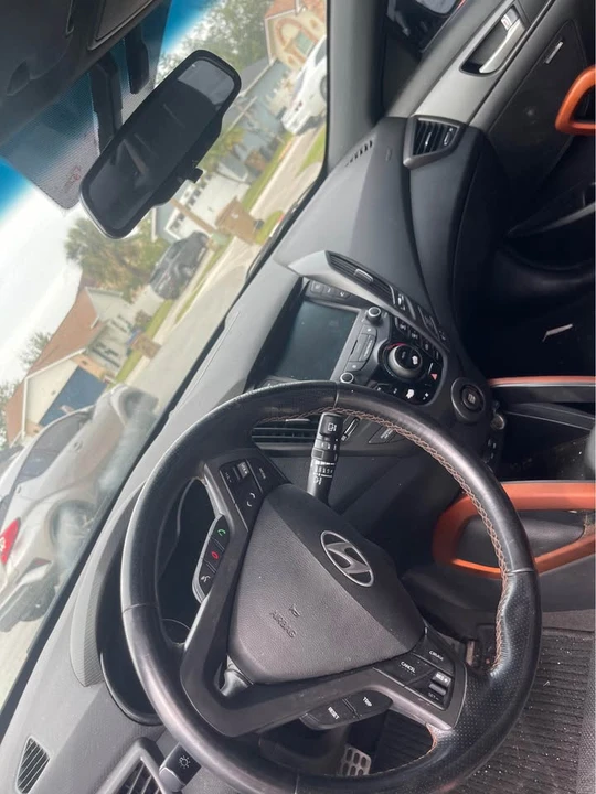 2016 Hyundai Veloster - Image 11 of 17