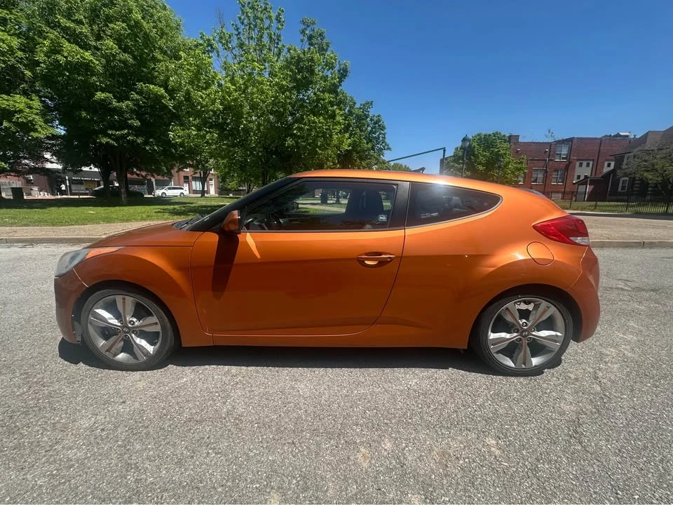 2016 Hyundai Veloster - Image 2 of 15