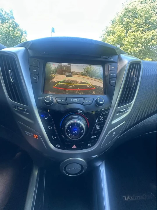 2016 Hyundai Veloster - Image 11 of 15