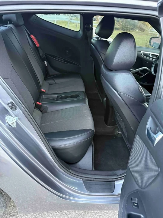 2016 Hyundai Veloster - Image 9 of 13