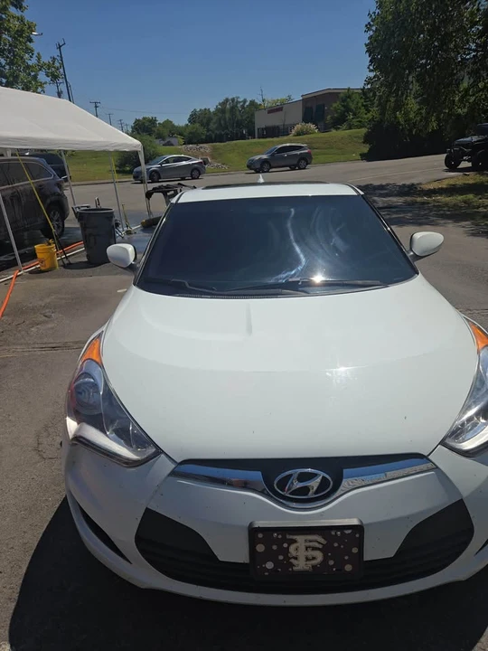 2016 Hyundai Veloster - Image 2 of 4
