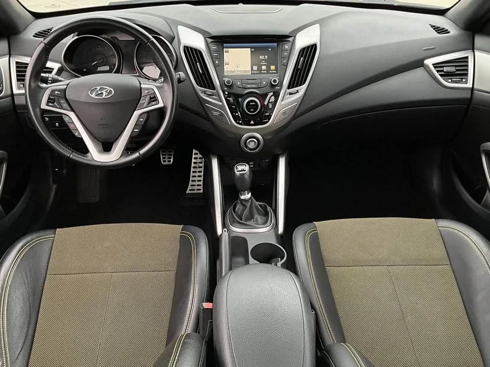 2016 Hyundai Veloster - Image 10 of 14