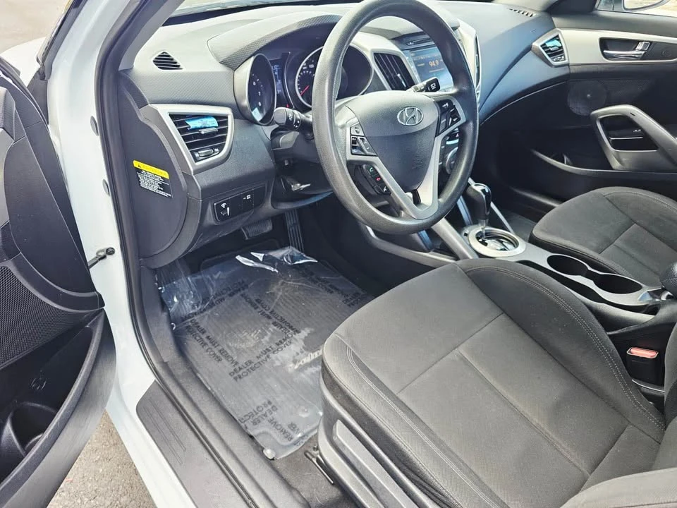 2016 Hyundai Veloster - Image 9 of 18