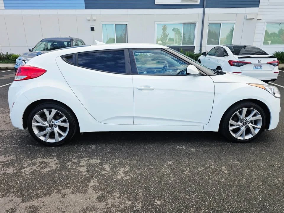 2016 Hyundai Veloster - Image 6 of 18
