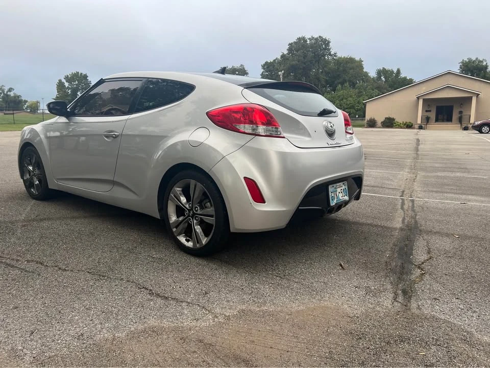 2016 Hyundai Veloster - Image 3 of 10