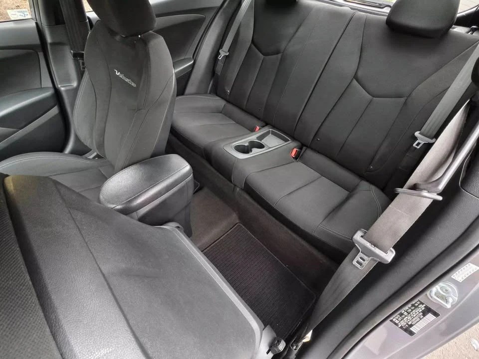 2016 Hyundai Veloster - Image 12 of 18