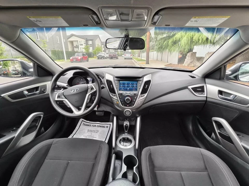 2016 Hyundai Veloster - Image 16 of 18