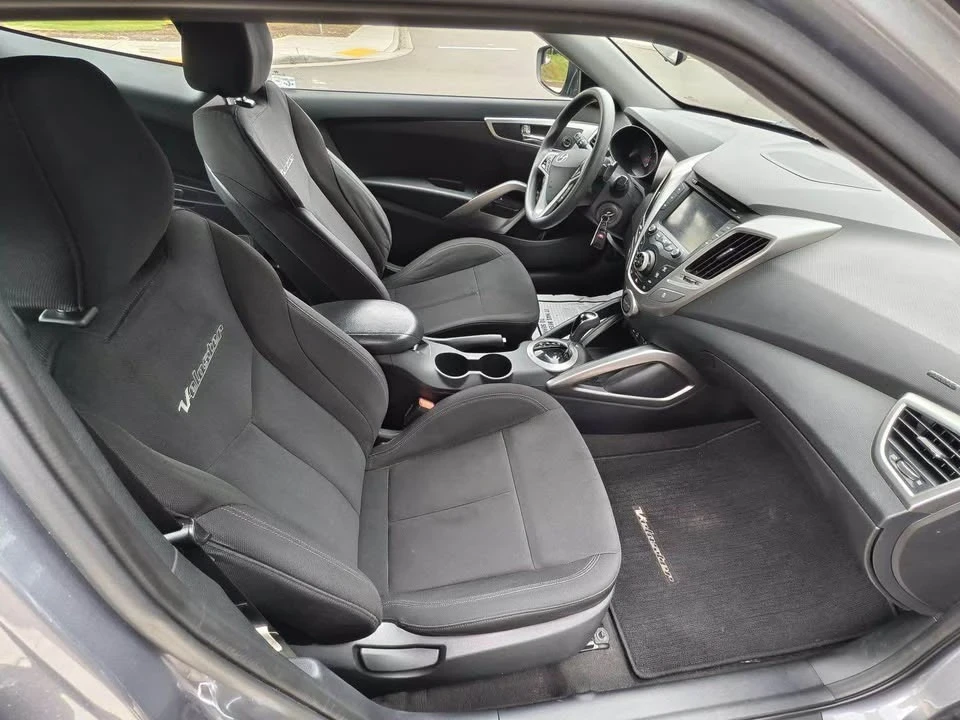 2016 Hyundai Veloster - Image 14 of 18