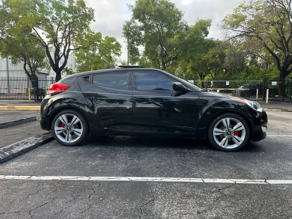 2016 Hyundai Veloster - Image 4 of 15