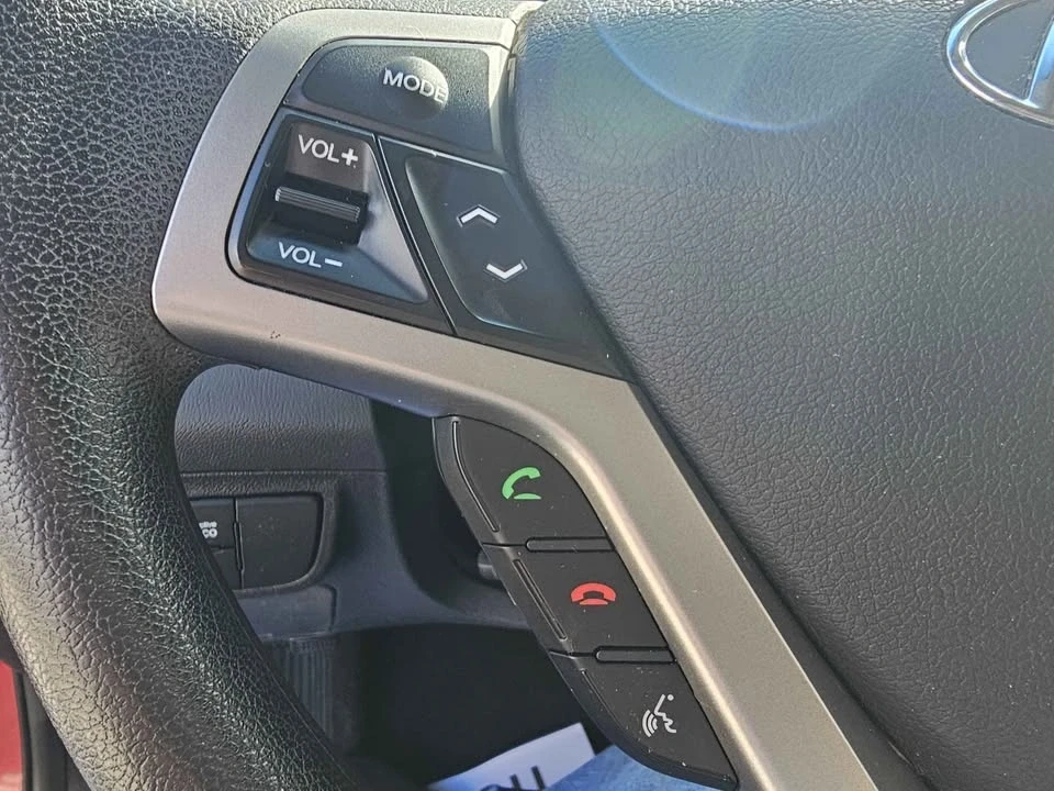 2016 Hyundai Veloster - Image 18 of 19