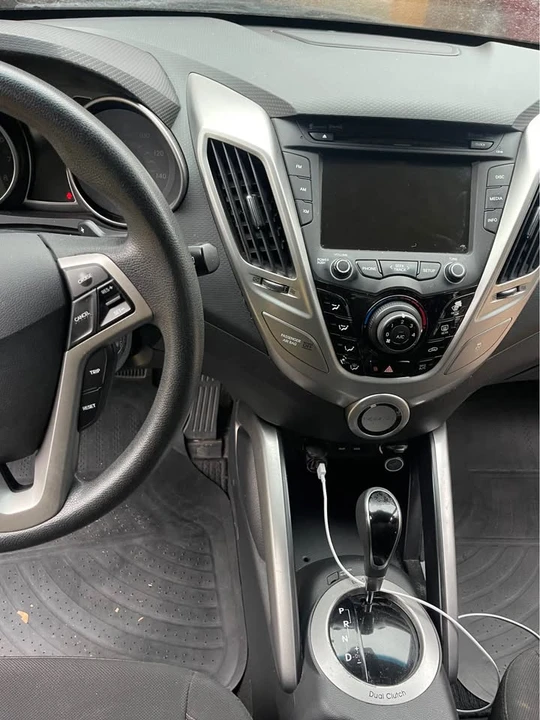 2016 Hyundai Veloster - Image 4 of 9