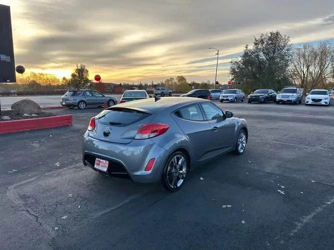 2016 Hyundai Veloster - Image 7 of 12