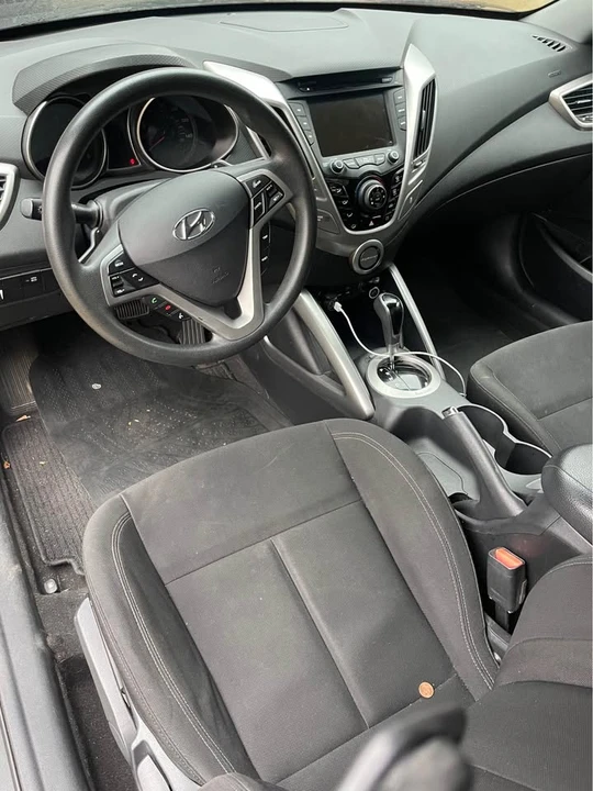 2016 Hyundai Veloster - Image 2 of 9
