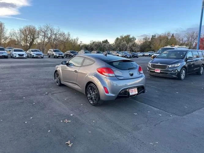 2016 Hyundai Veloster - Image 9 of 12