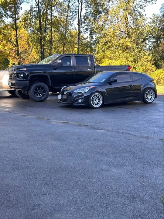 2016 Hyundai Veloster - Image 2 of 4
