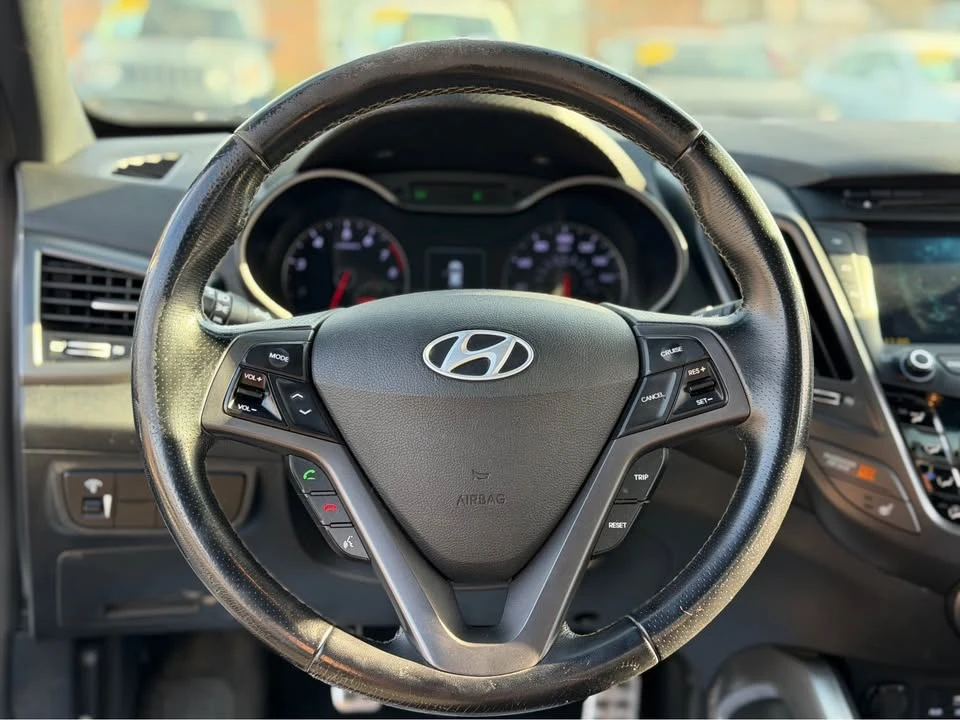 2016 Hyundai Veloster - Image 10 of 11