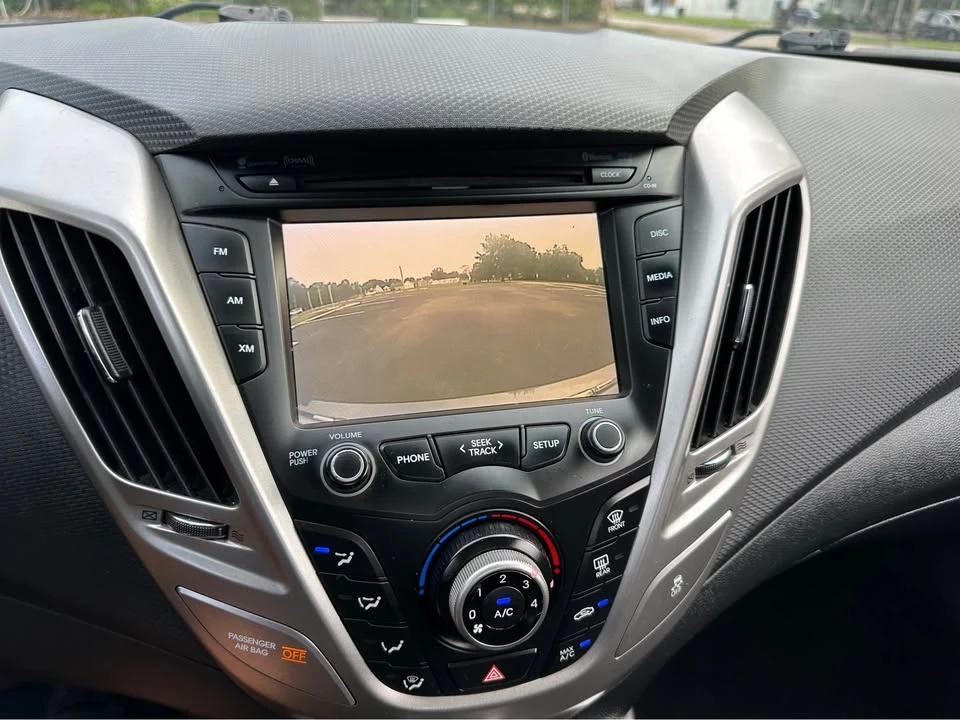 2016 Hyundai Veloster - Image 16 of 18