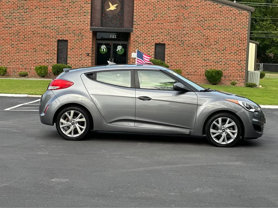2016 Hyundai Veloster - Image 4 of 18