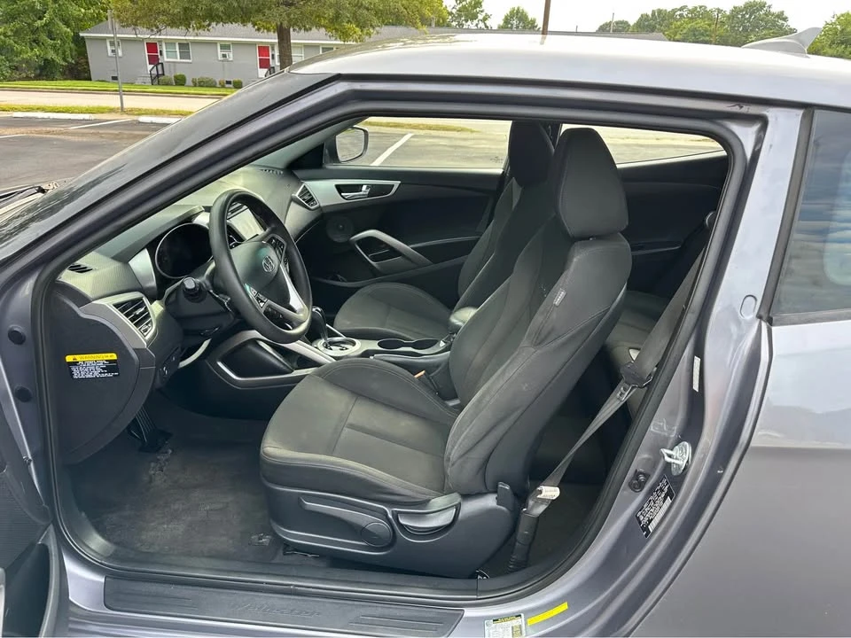 2016 Hyundai Veloster - Image 9 of 18