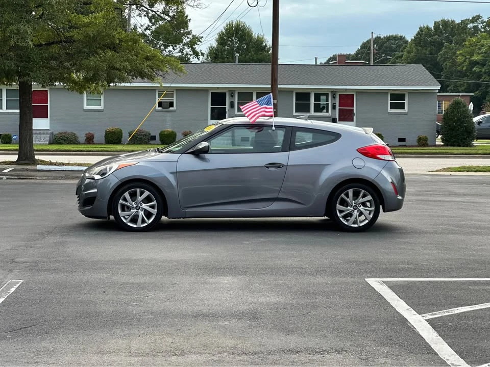 2016 Hyundai Veloster - Image 8 of 18