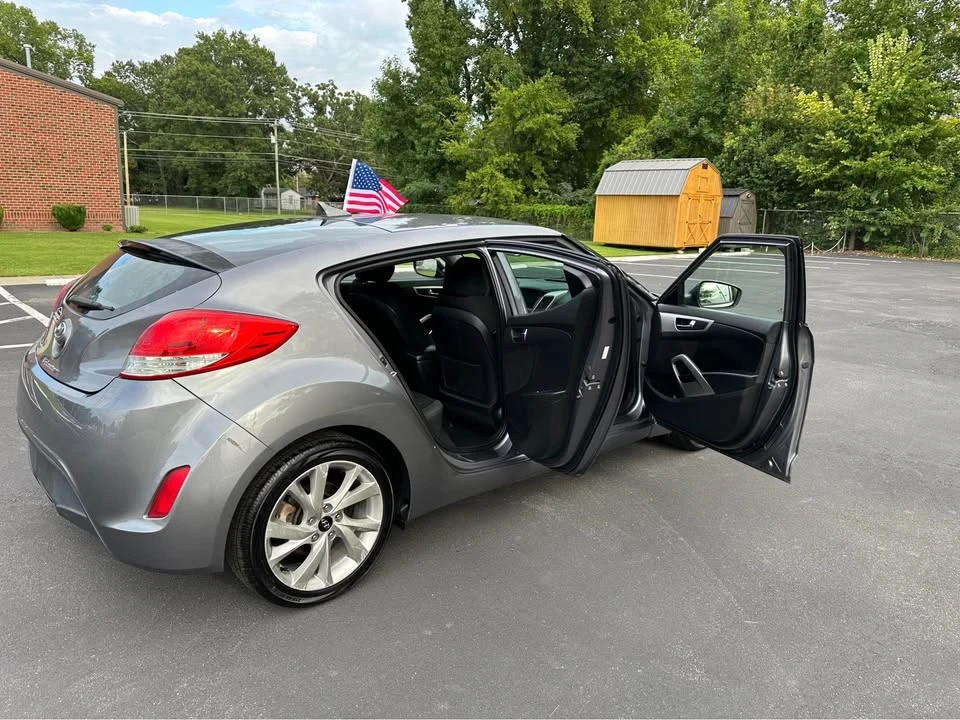 2016 Hyundai Veloster - Image 13 of 18