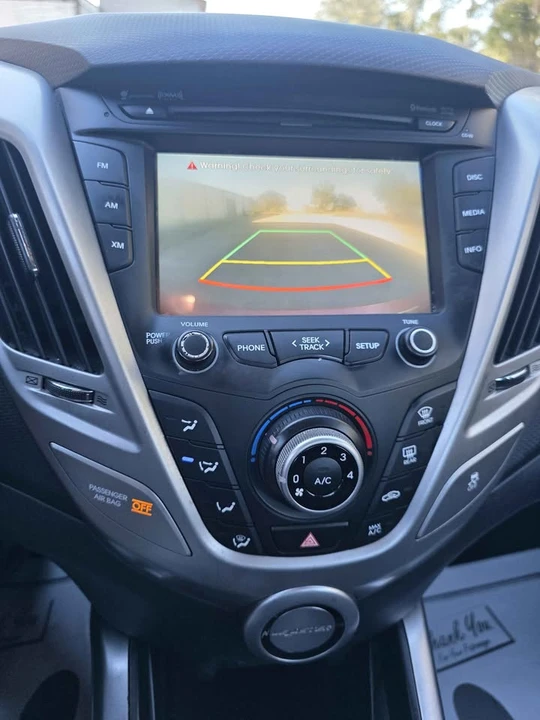 2016 Hyundai Veloster - Image 6 of 8