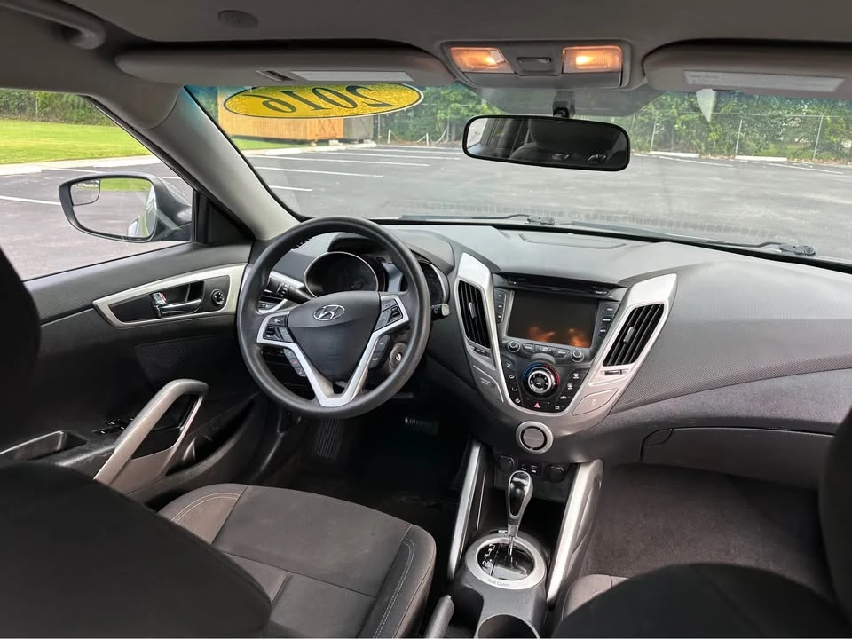 2016 Hyundai Veloster - Image 14 of 18
