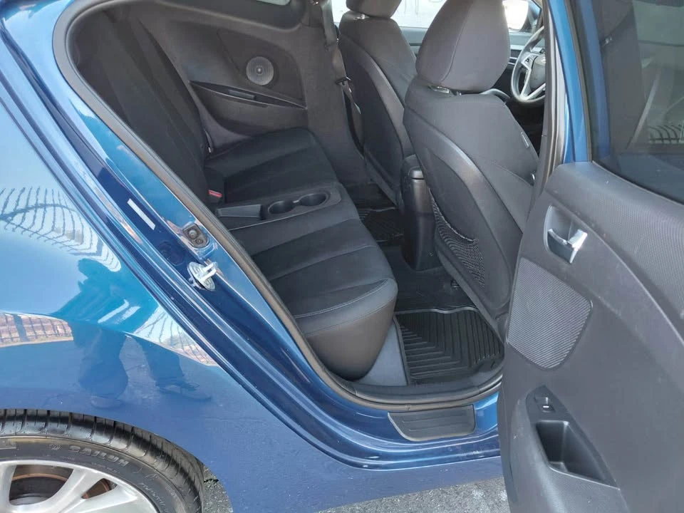 2016 Hyundai Veloster - Image 13 of 15