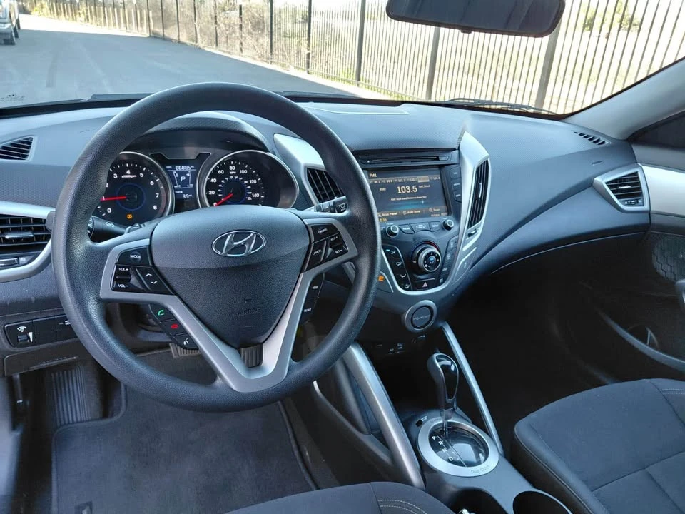 2016 Hyundai Veloster - Image 15 of 15