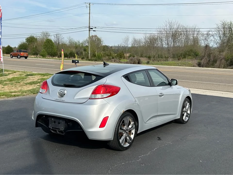 2016 Hyundai Veloster - Image 7 of 20