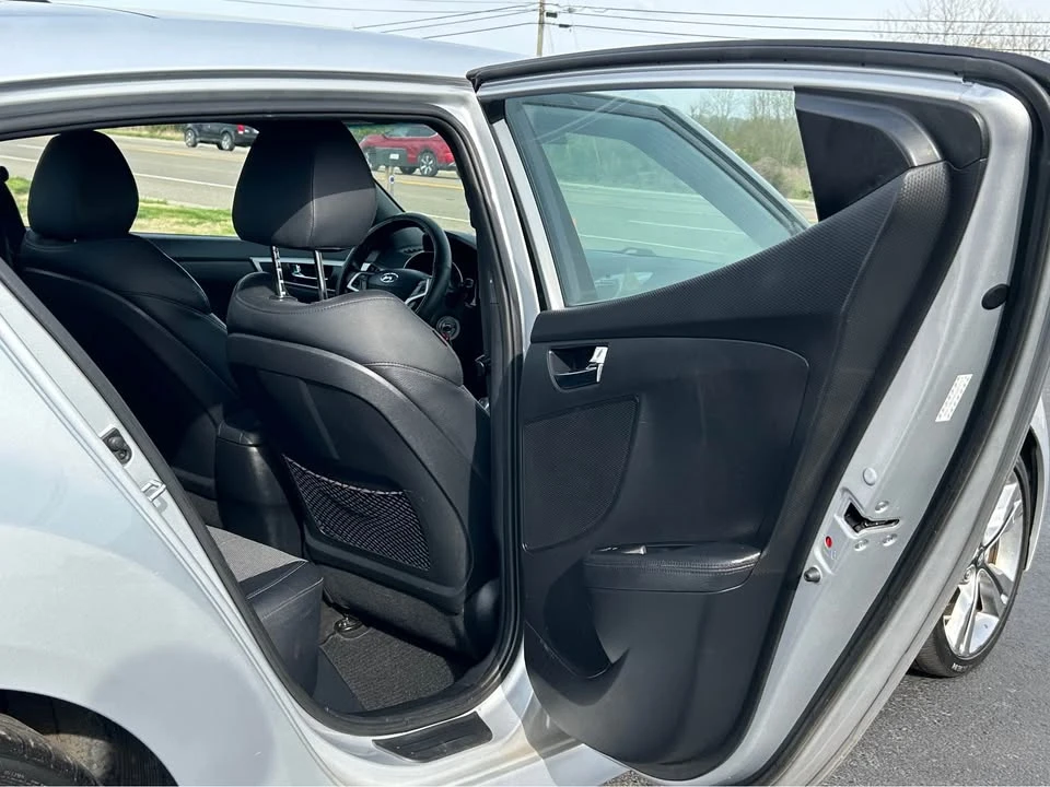 2016 Hyundai Veloster - Image 11 of 20