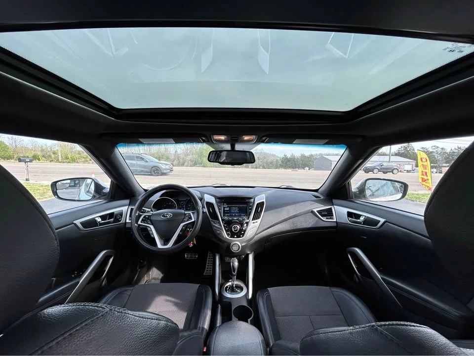 2016 Hyundai Veloster - Image 15 of 20